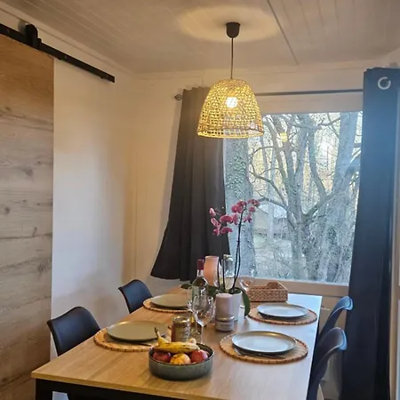 אתר קמפינג La Serre Aigues-Vives (Ariege)
