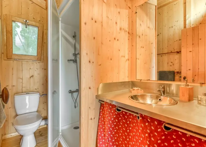 La Serre مكان تخييم