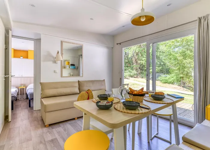 La Serre مكان تخييم *