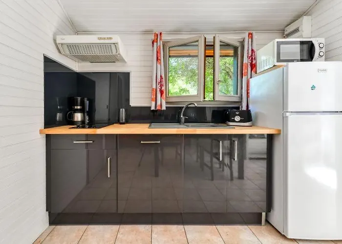 مكان تخييم La Serre