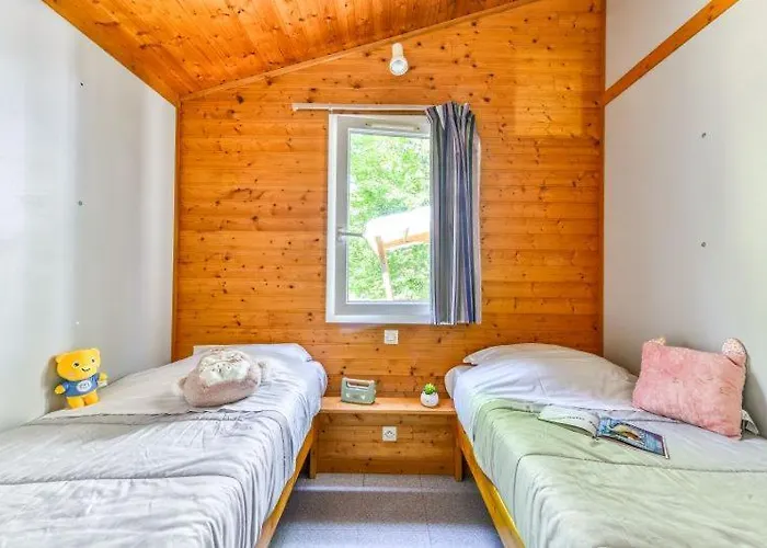 مكان تخييم La Serre *