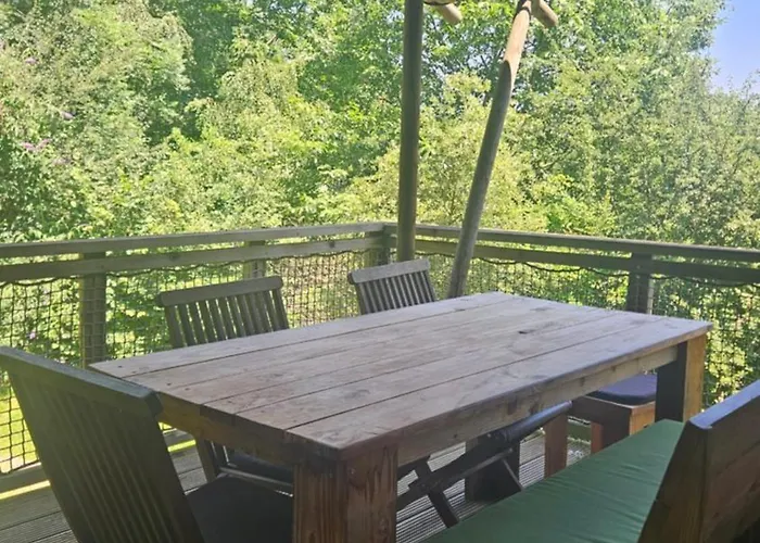 مكان تخييم La Serre *