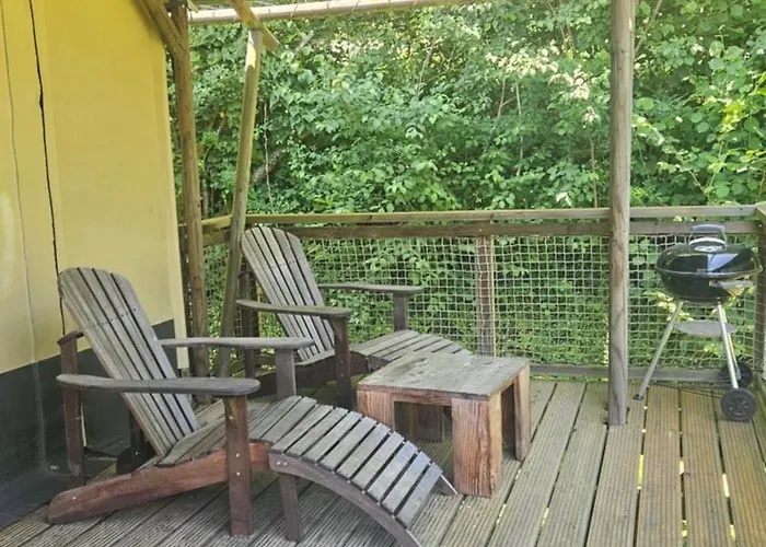 مكان تخييم La Serre *