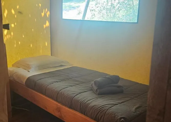 مكان تخييم La Serre Aigues-Vives (Ariege)